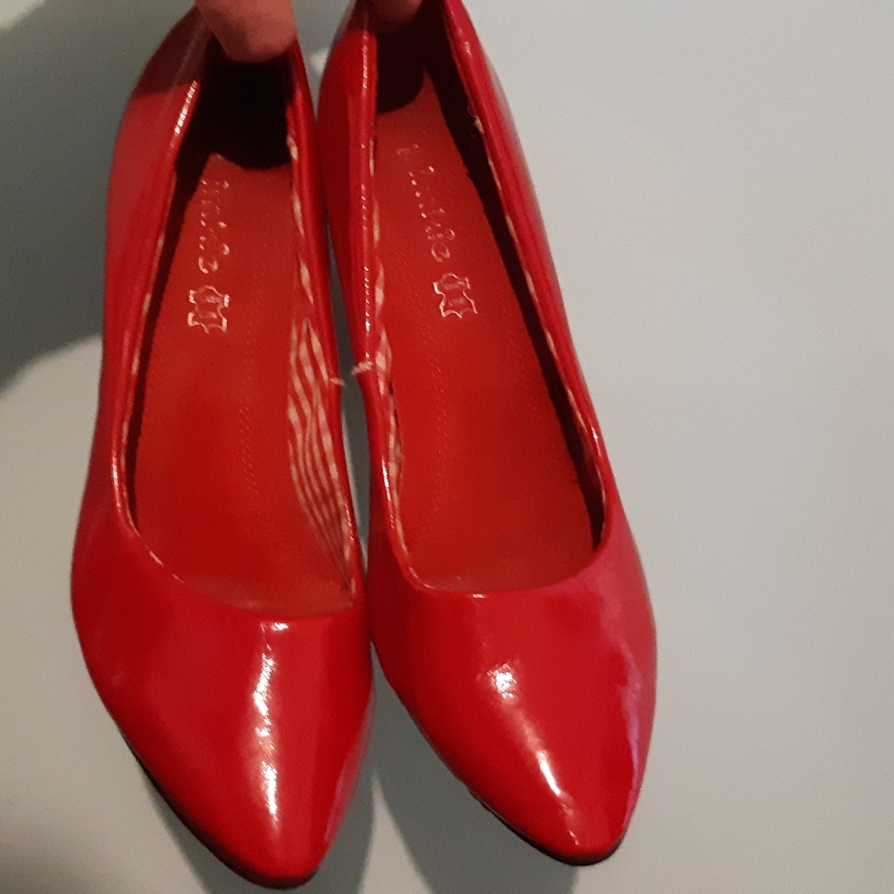 Lipstick Red Pumps - Picture 6 of 6